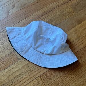 Columbia White bucket hat